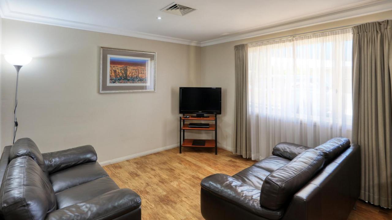 Edward Parry Motel And Apartments Tamworth Exterior foto